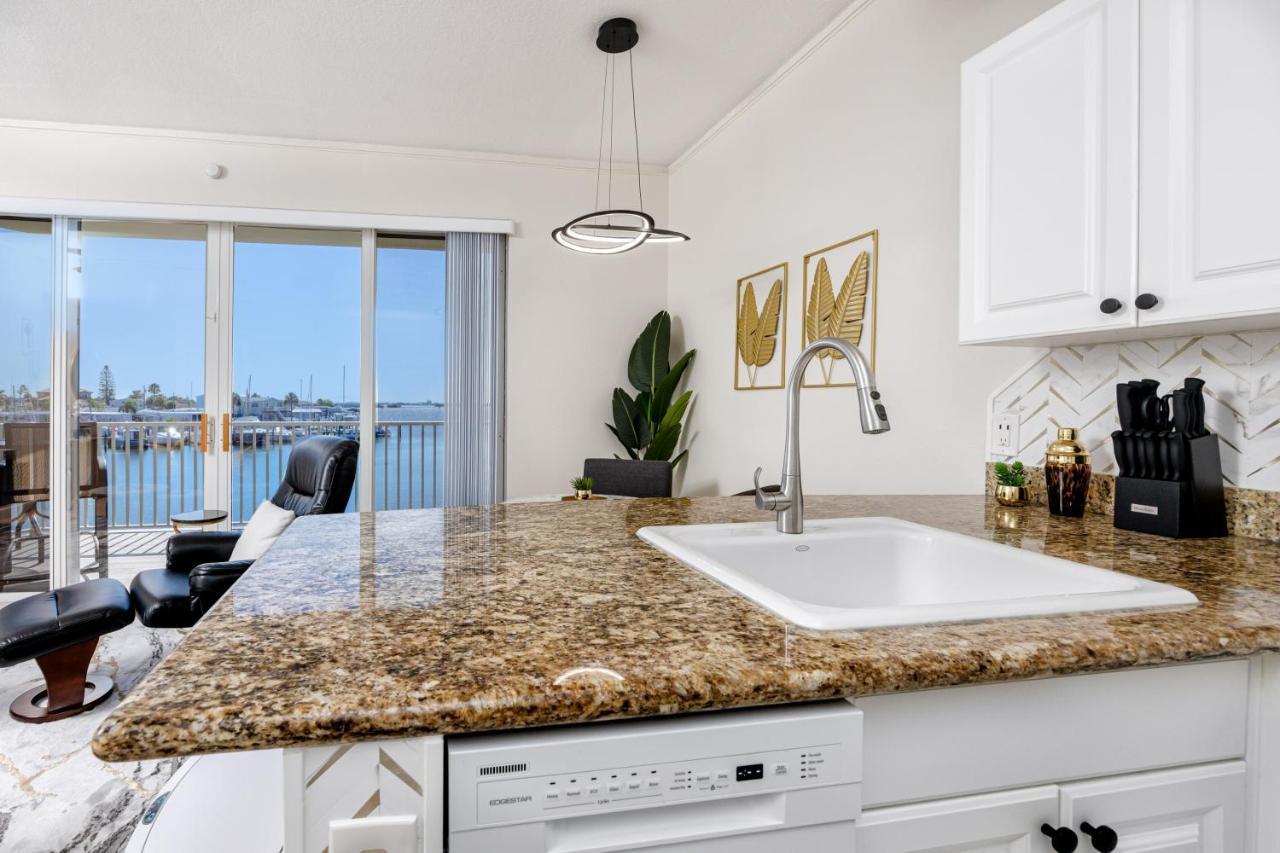 Elegant Waterfront Place For Two/Boca Ciega Resort St. Petersburg Exteriör bild