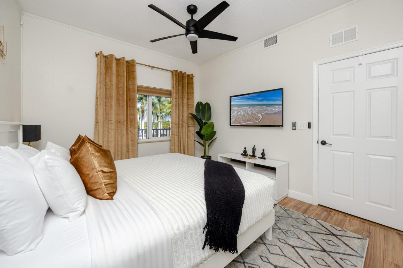 Elegant Waterfront Place For Two/Boca Ciega Resort St. Petersburg Exteriör bild
